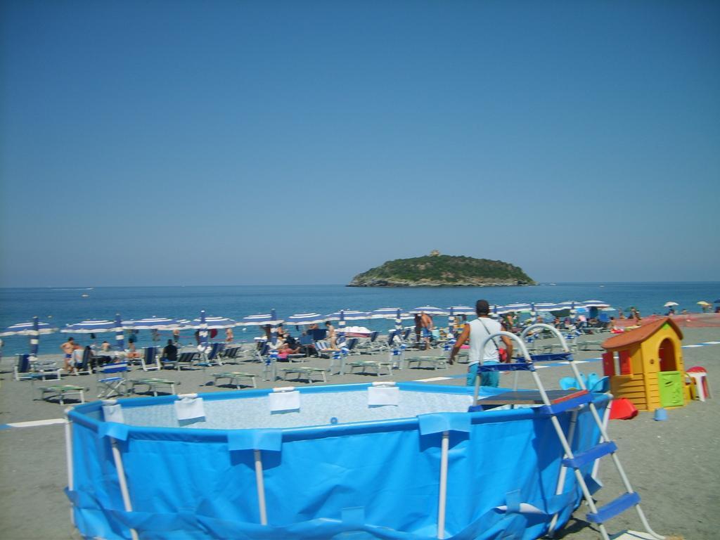 Hotel Cristina Диаманте Екстериор снимка