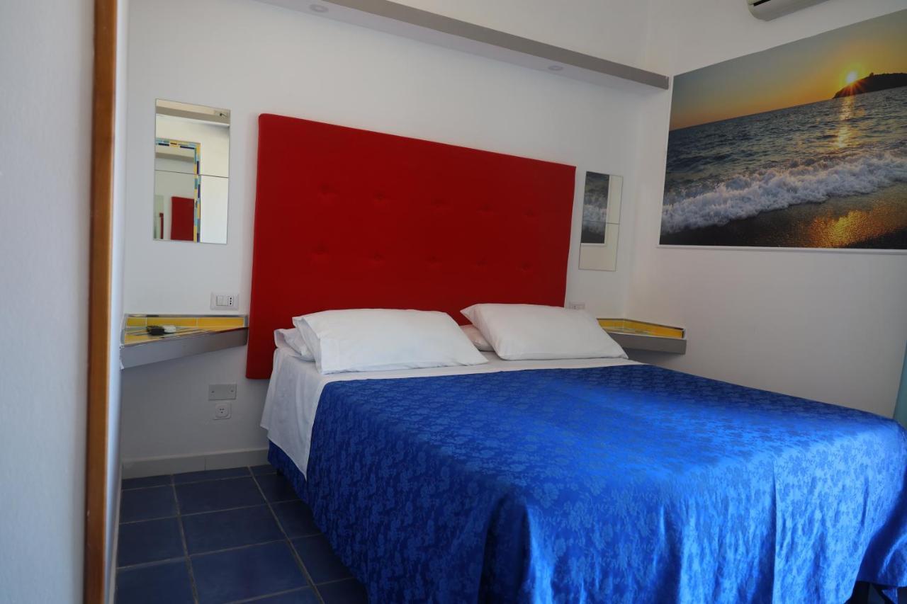 Hotel Cristina Диаманте Екстериор снимка