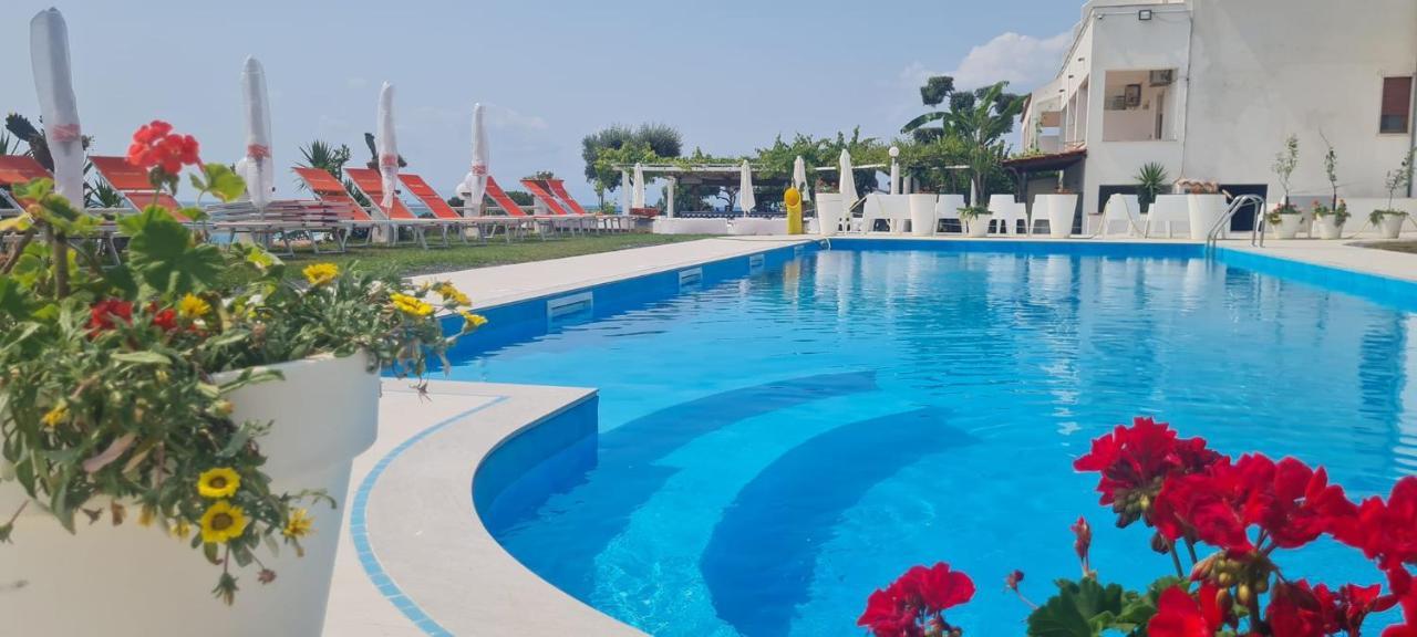 Hotel Cristina Диаманте Екстериор снимка