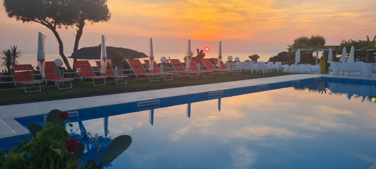 Hotel Cristina Диаманте Екстериор снимка