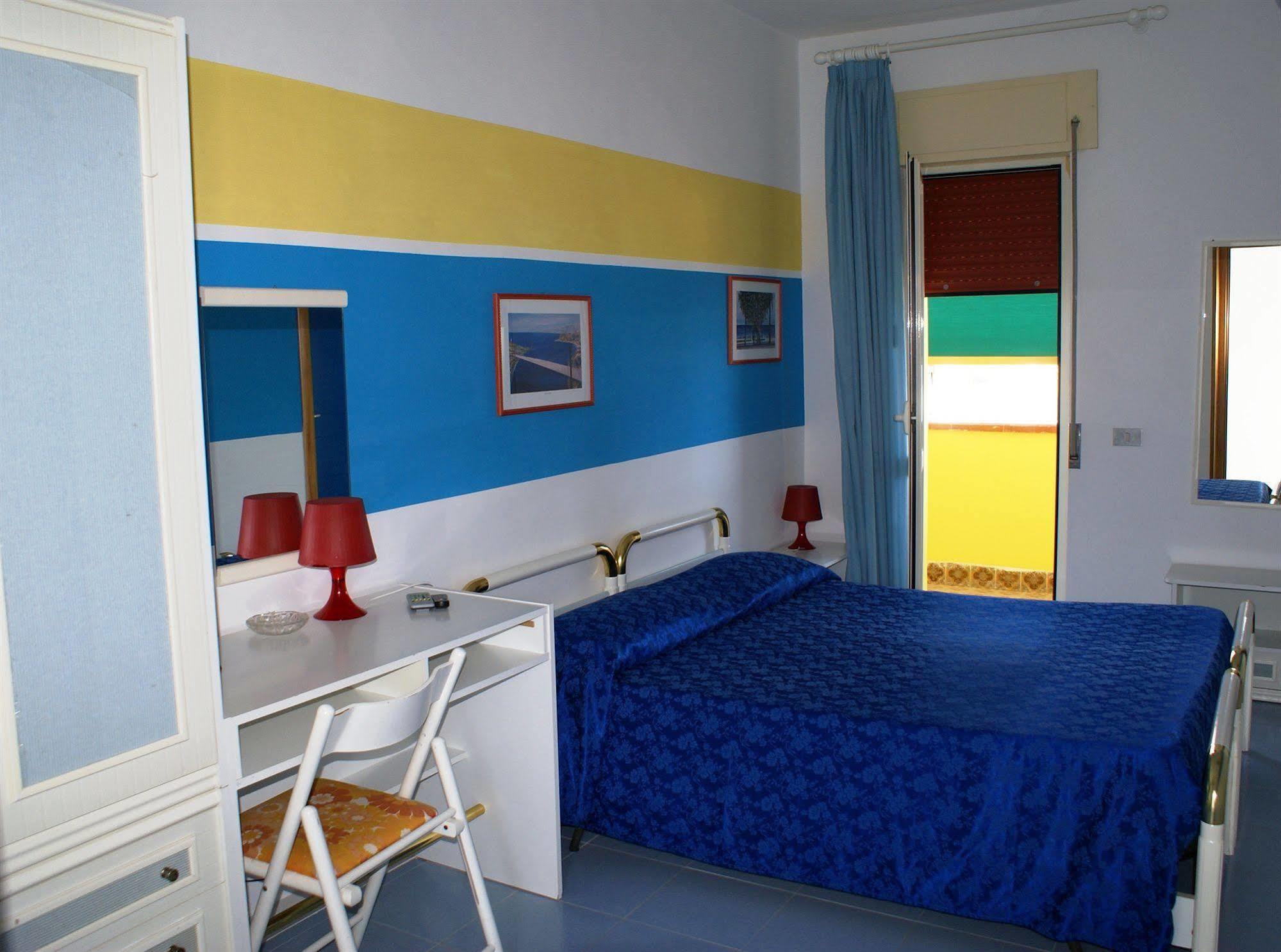 Hotel Cristina Диаманте Екстериор снимка